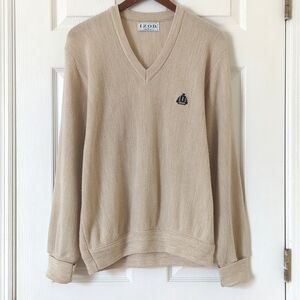 Izod 80's Vintage Classic Lightweight Embroidered Crest V-neck Sweater Beige M
